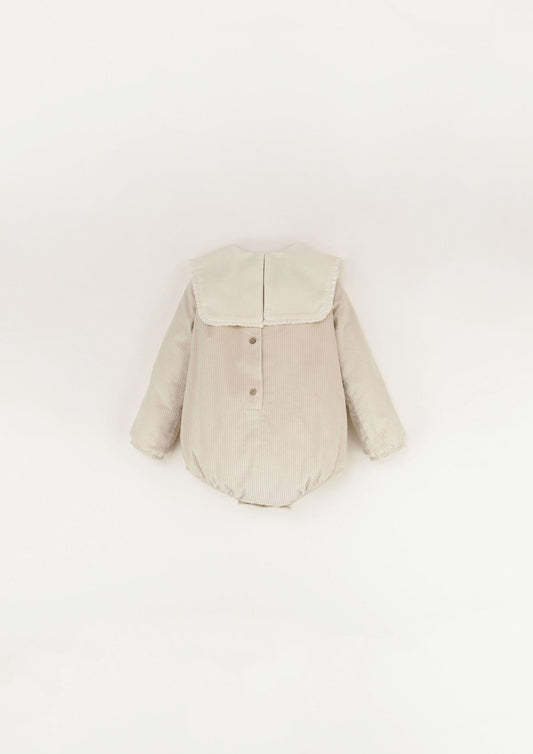 1.1 Off-white romper suit with oversized bib collar-Popelin