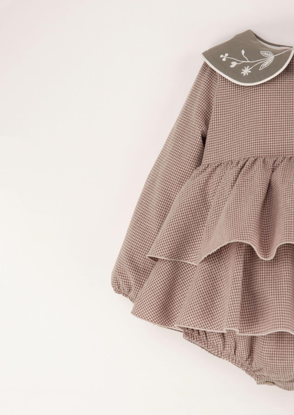 2.1 Pink gingham romper suit with frill-Popelin