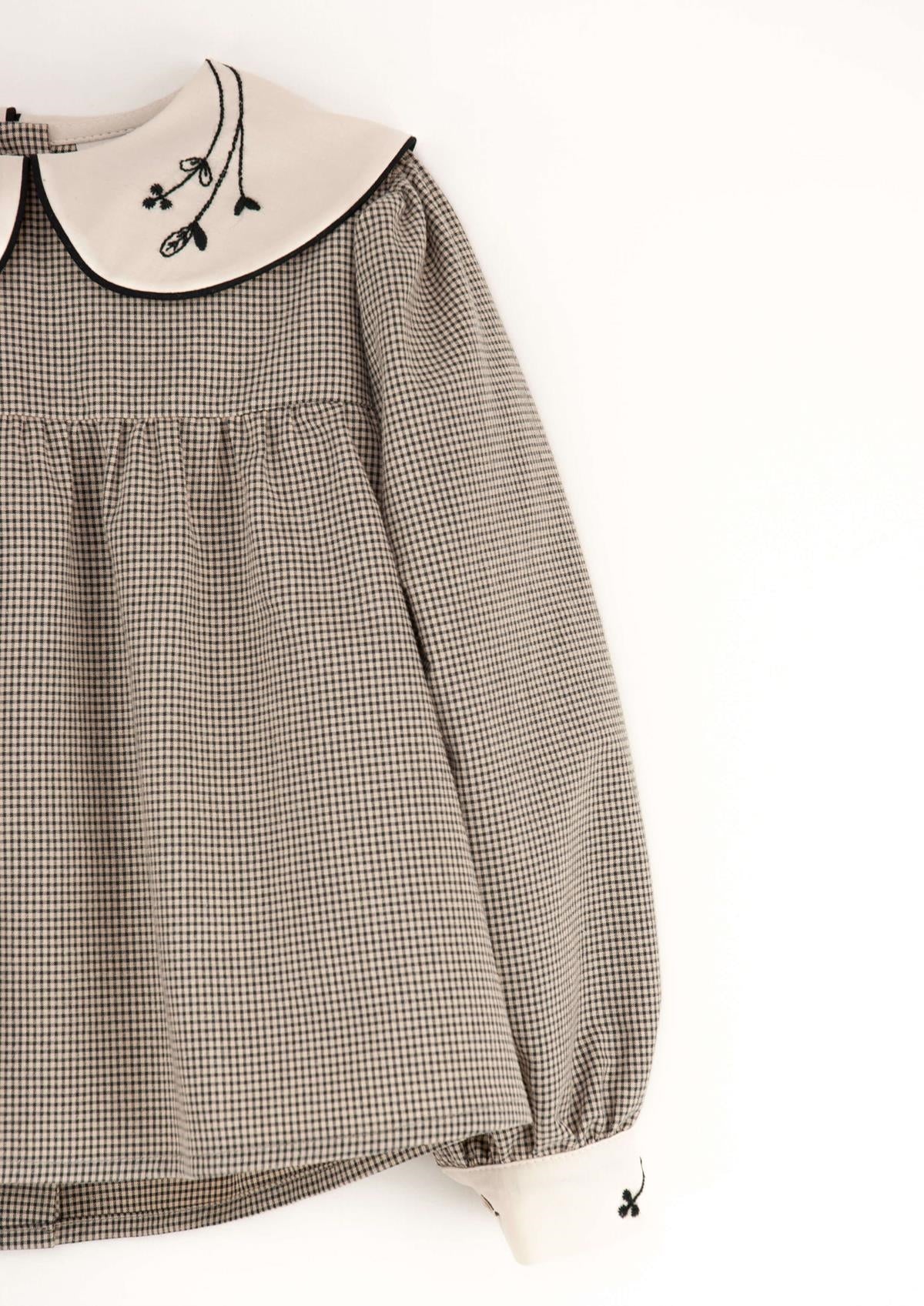13.2 Black gingham blouse with baby collar-Popelin