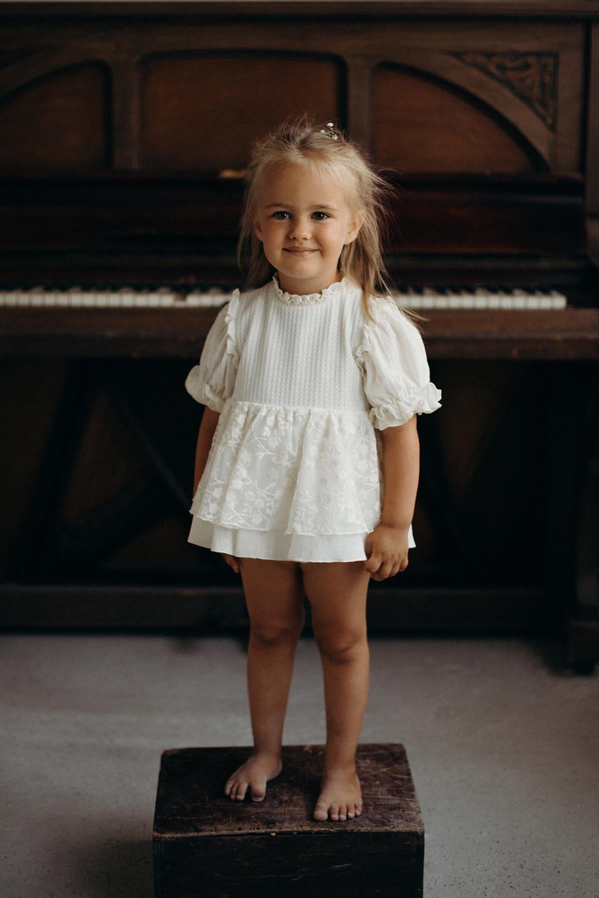 Special occasion dress-style romper suit with embroidered tulle-Popelin