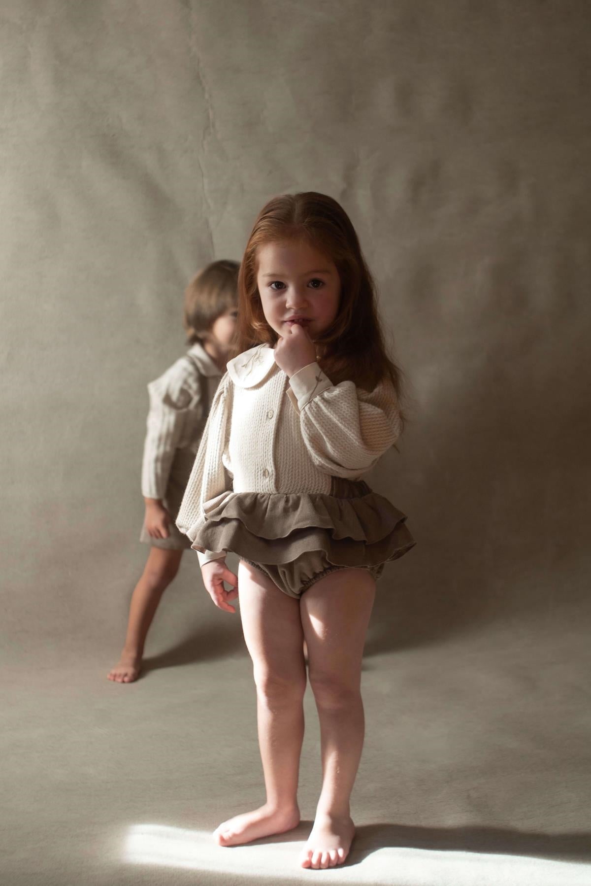3.4 Taupe romper suit with bib and frill-Popelin