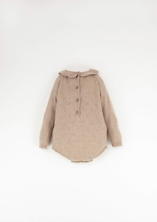 5.2 Beige knitted romper suit with frilled collar-Popelin
